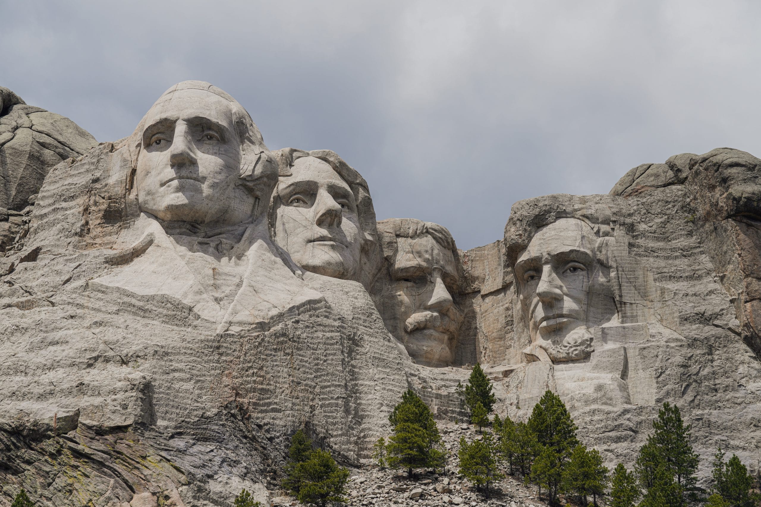 are dogs allowed at mount rushmore