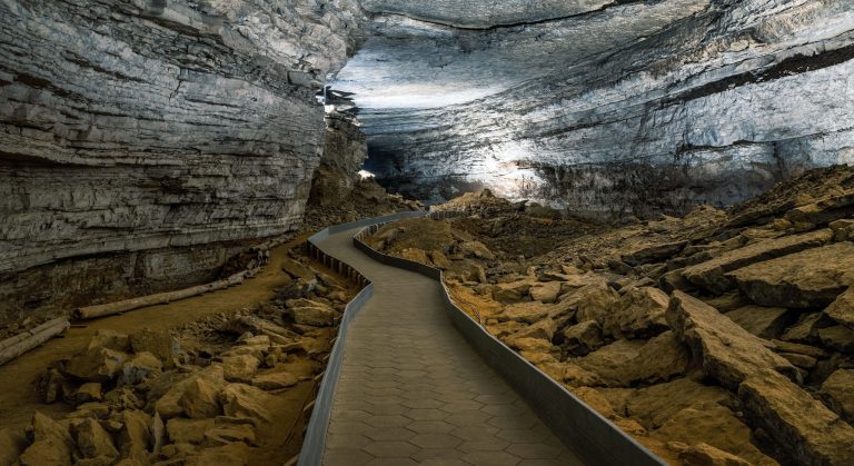 Mammoth Cave & Smoky Mountains