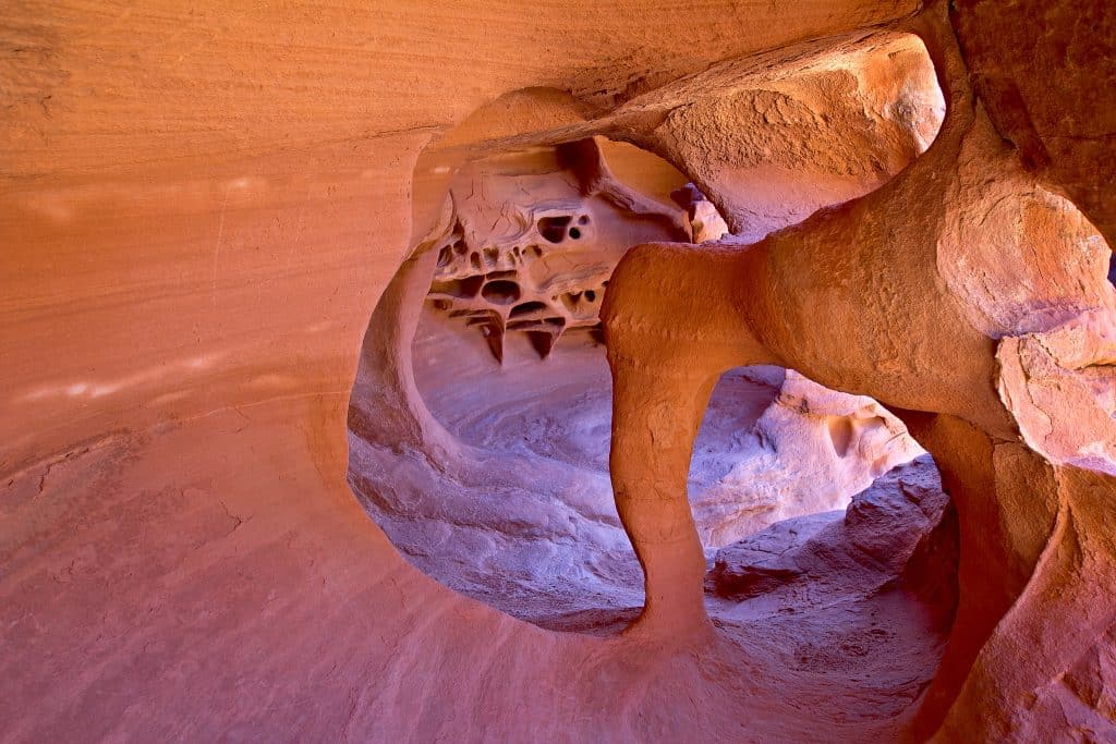 Windstone Arch and Fire Cave at Valley of Fire State Park - Parks & Trips